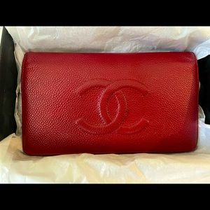 Red caviar Chanel wallet EUC — SOLD